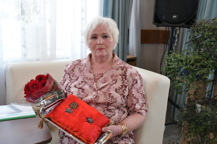 Мы часто слышим выражение «Награда нашла героя», но не всегда понимаем, как много за ним стоит. Мы часто слышим выражение «Награда нашла героя», но не всегда понимаем, как много за ним стоит.