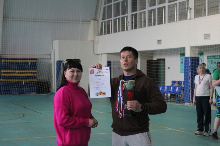 На базе физкультурно-оздоровительного комплекса прошел Фестиваль ВФСК ГТО среди трудовых коллективов Красненского района.