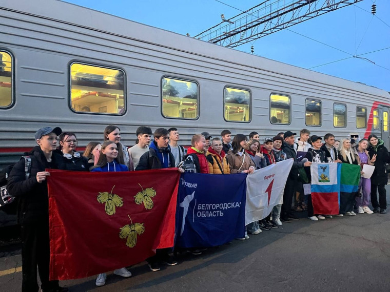 32 активиста Движения Первых побывали на Международной выставке-форуме «Россия» на ВДНХ.