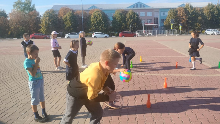 Спортивно – игровая программа для детей была проведена в ЦКР «Радужный»..